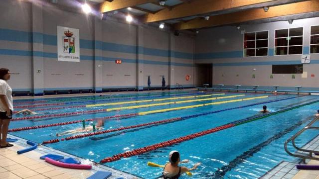 Cursos de natación en la piscina climatizada de Los Almendros