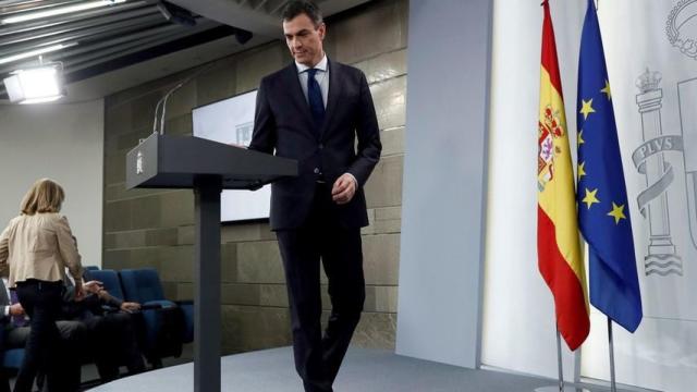 Pedro Sánchez antes de una rueda de prensa en Moncloa.