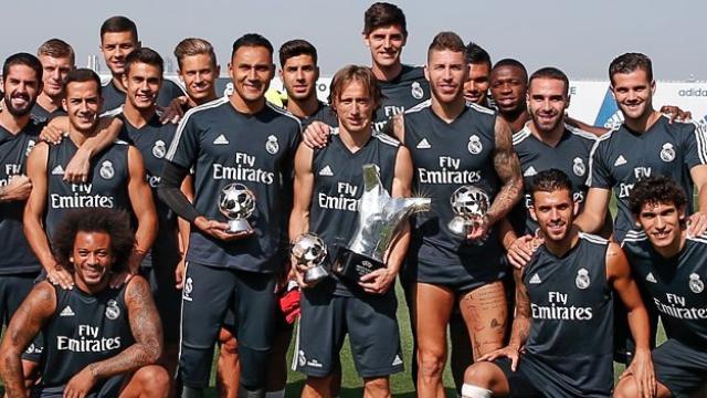 El vestuario del Real Madrid celebra el premio UEFA de Modric