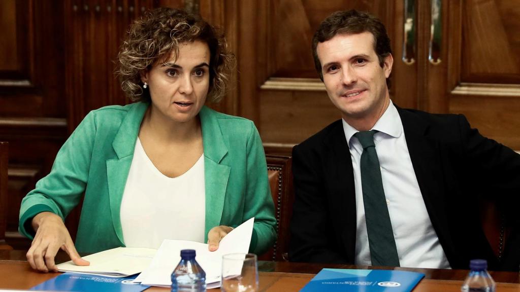 Dolors Montserrat y Pablo Casado este jueves