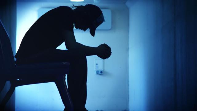 El suicidio ya no es un tabú y las redes sociales se preparan para prevenirlo