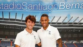 Mariano y Odriozola en la sesión de firmas