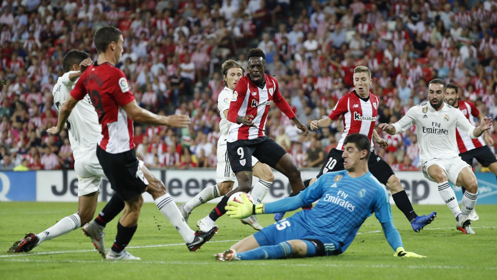 Courtois no puede parar el balón frente al Athletic