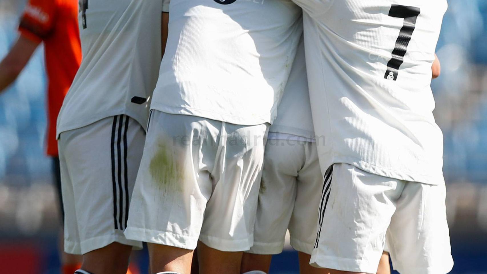 Piña del Castilla celebrando un gol