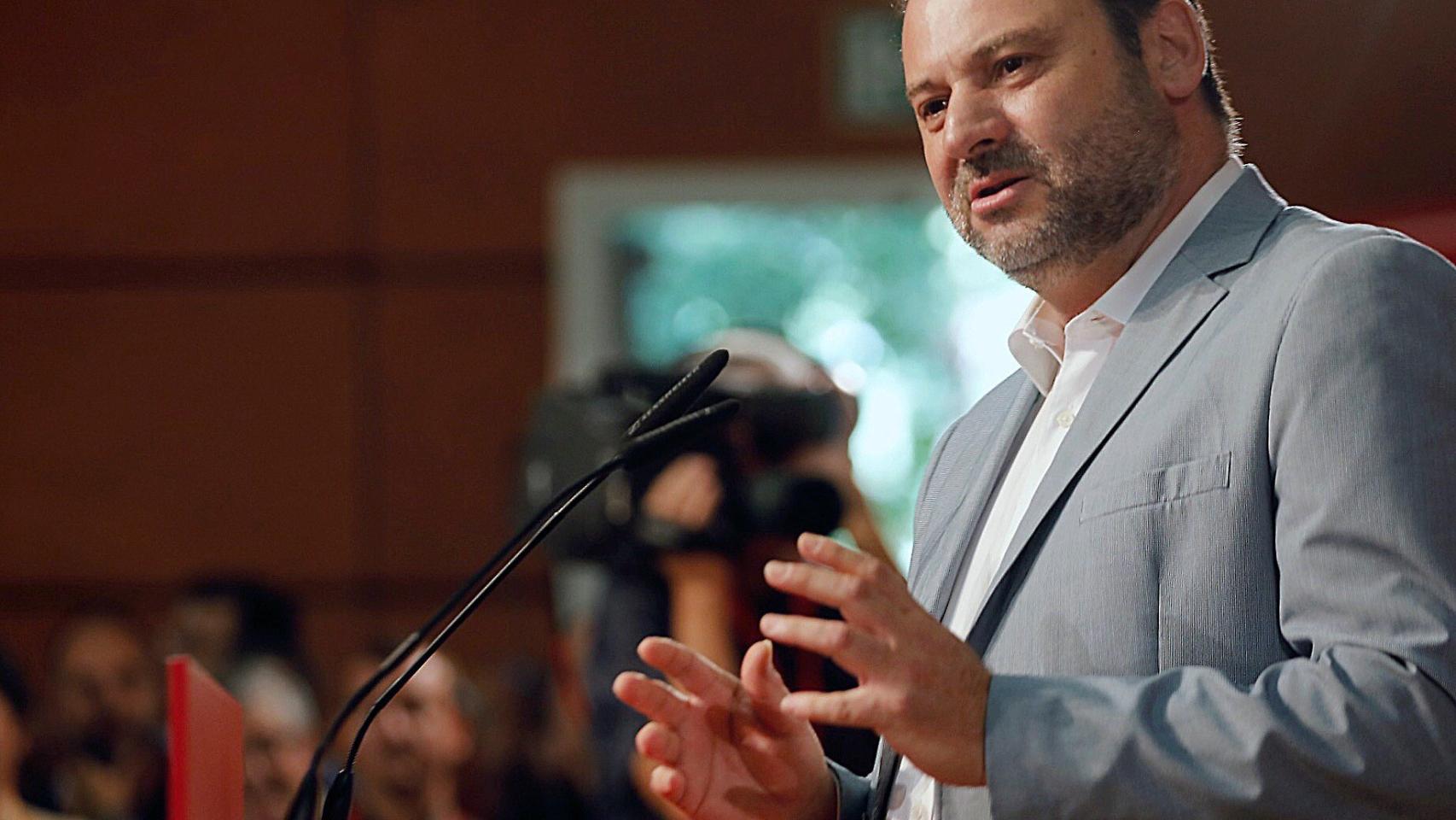 José Luis Ábalos en su intervención  en Valencia en la Fiesta de la Rosa. EFE/Juan Carlos Cardenas