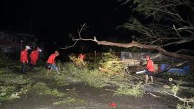 Trabajos de rescate en Filipinas tras el paso del tifón.