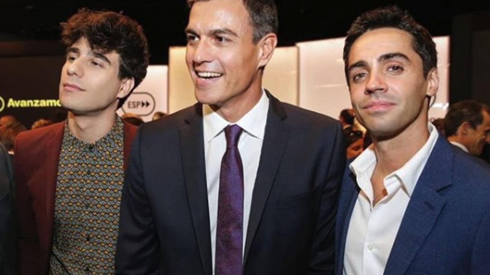 Los Javis con Pedro Sánchez.