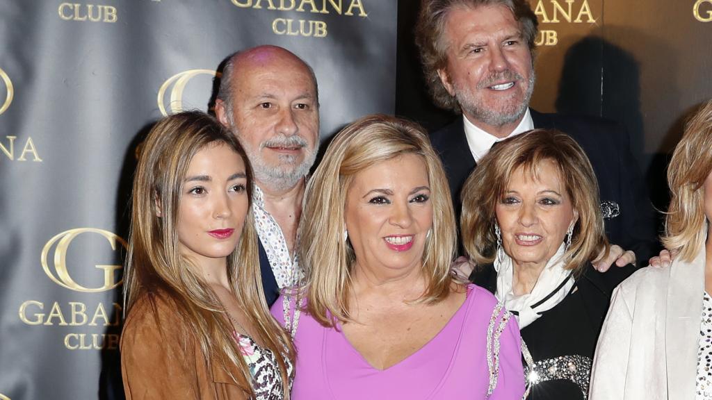 Carmen Rosa junto a su madre, José Carlos, Bigote Arrocet y Teresa Campos.