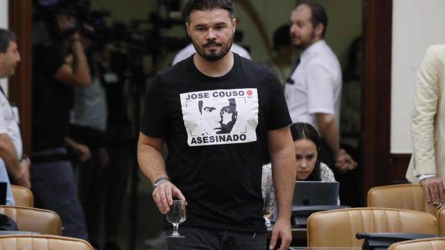 Gabriel Rufián, en el Congreso, antes de preguntar a Aznar.