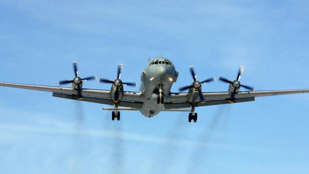 Uno de los aviones militares rusos IL-20