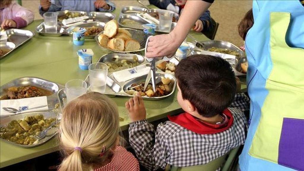 Los niños, en el comedor del colegio.