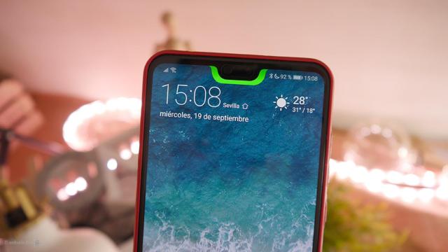 Comprueba la batería restante del Huawei P20 y OnePlus 6T en su notch con esta app