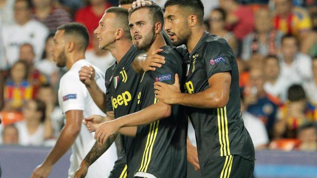 Los jugadores de la Juventus celebran uno de los dos goles de su equipo.