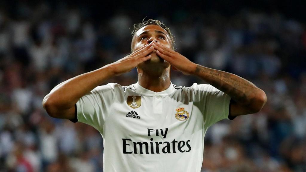 Mariano celebra un gol en el Santiago Bernabéu