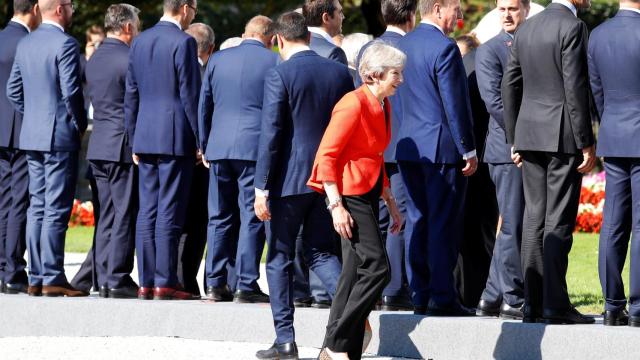 May en la foto de familia de la cumbre de Salzburgo