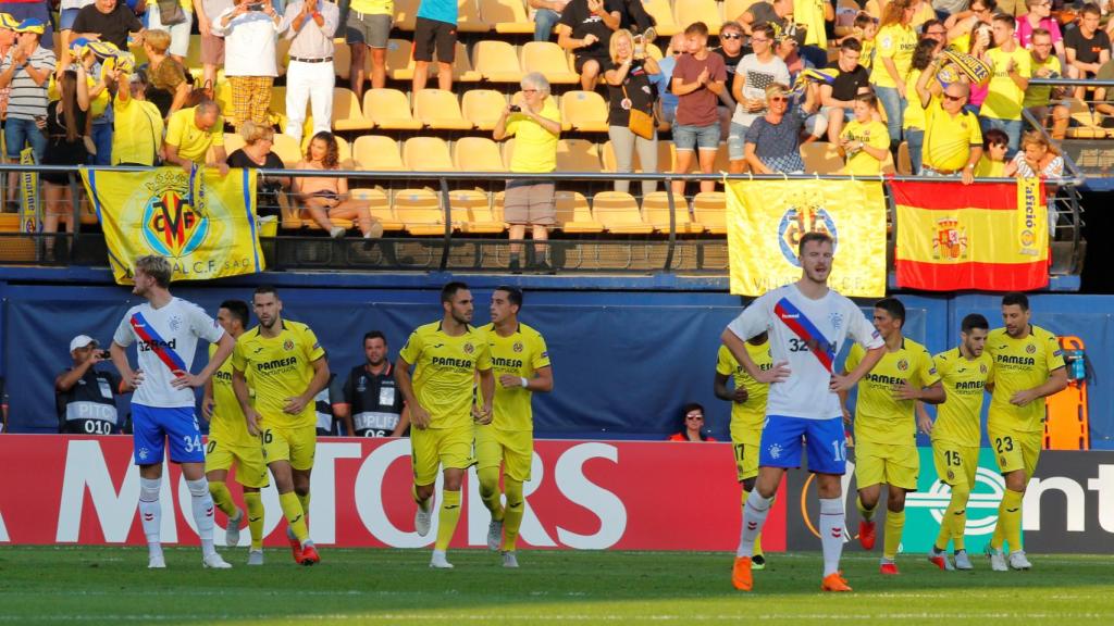 Jugadores del Villarreal y el Rangers