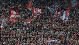 La afición de Olympiacos durante un partido