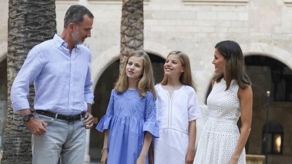 Felipe, sus dos hijas y la Princesa Sofía