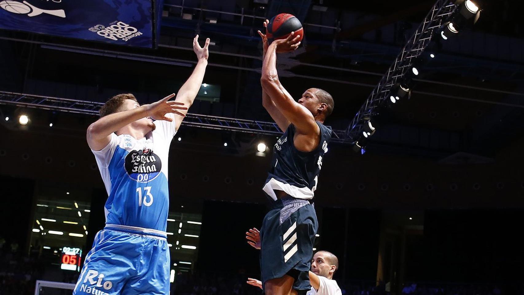 Randolph contra Obradoiro. Foto: Twitter (@ACBCOM)