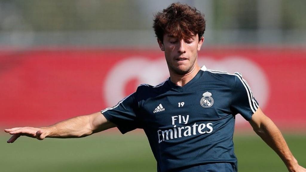 Odriozola se entrena con el Real Madrid. Foto: Twitter (@alvaroodriozola)