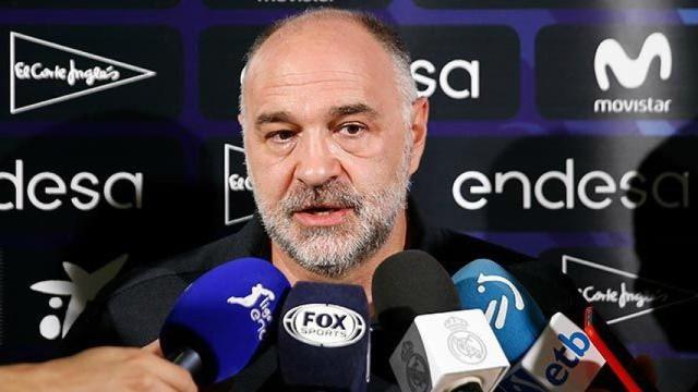 Pablo Laso atiende a los medios