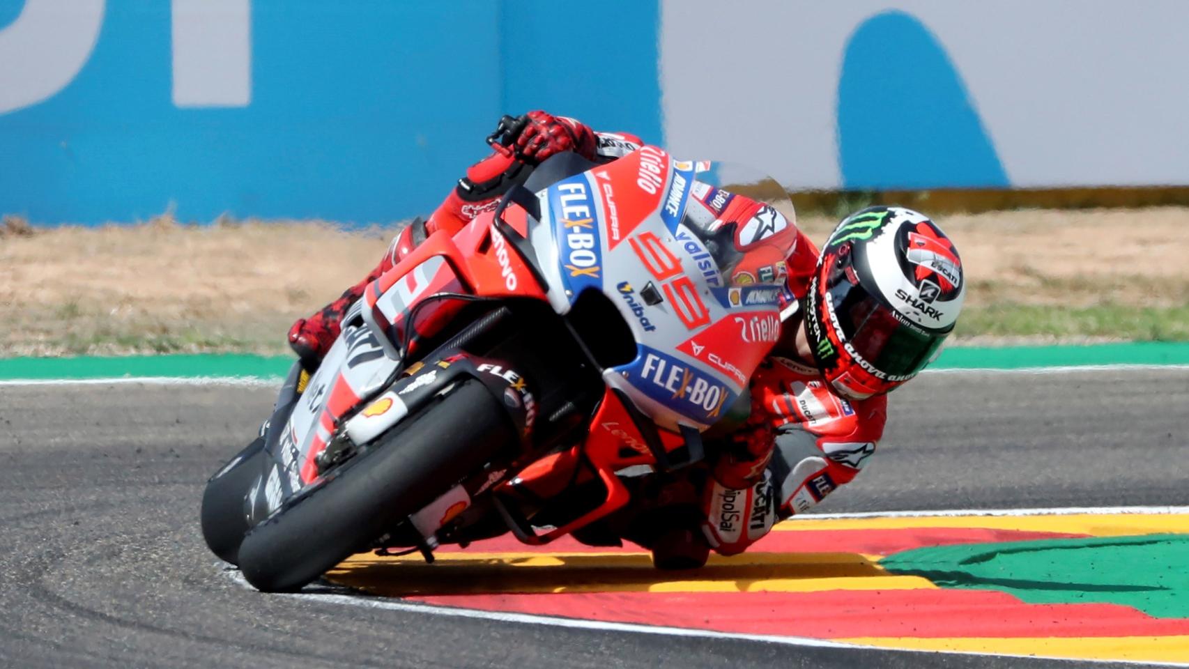 Jorge Lorenzo traza un viraje durante la sesión de clasificación, en MotorLand.