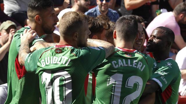 Vallecas reabre para juntar en Primera a Rayo y Alavés quince años después