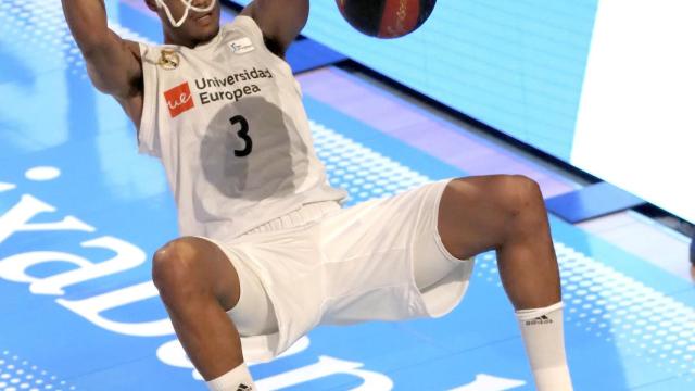 Anthony Randolph hace un mate durante la final de la Supercopa ACB