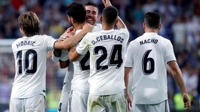 Los jugadores del Real Madrid celebran un gol