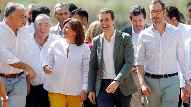 Pablo Casado, con Isabel Bonig, Javier Maroto y Esteban González Pons, este sábado en Valencia.