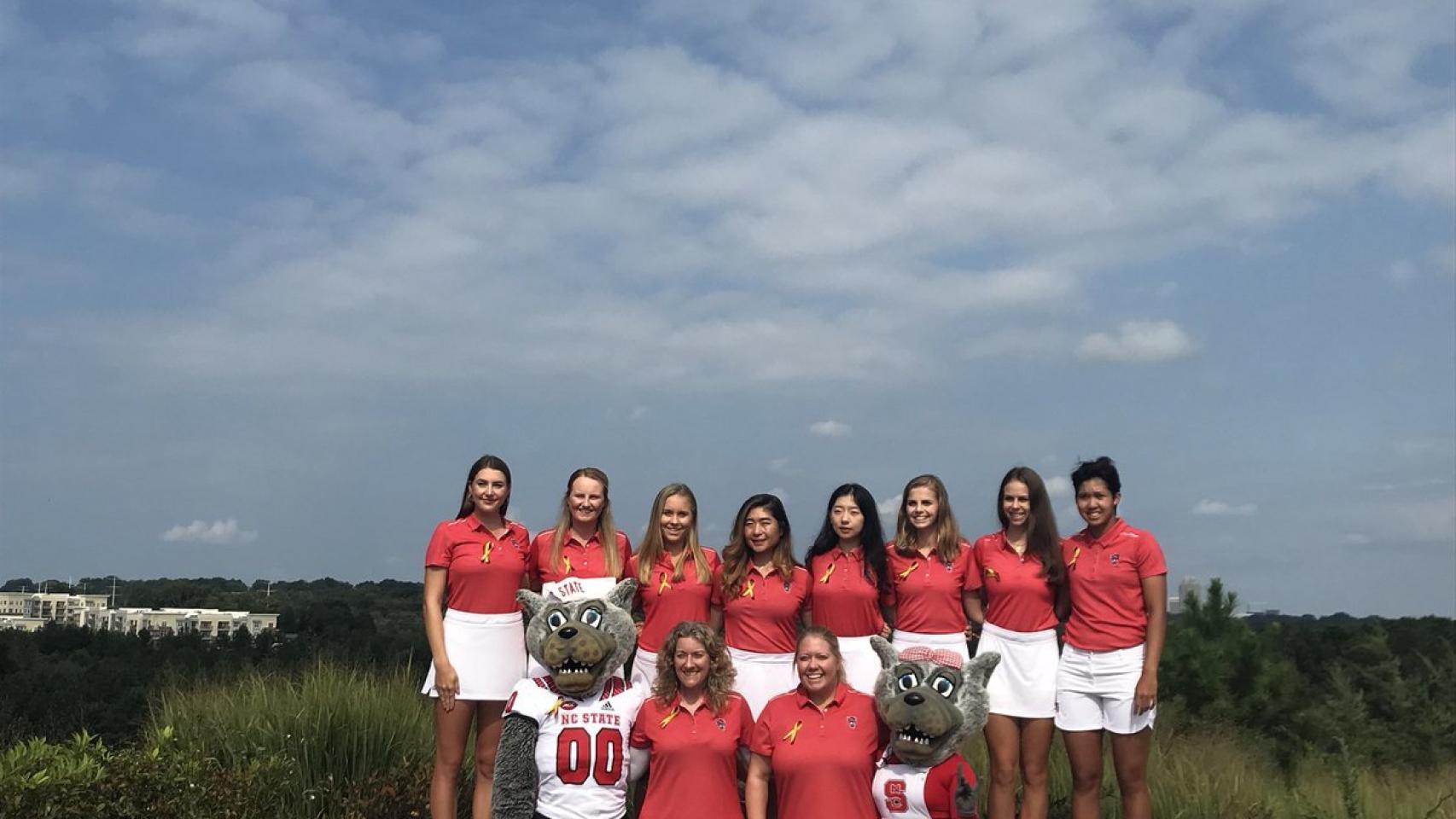 Lazos amarillos para recordar a Celia Barquín. Twitter: @PackWGolf