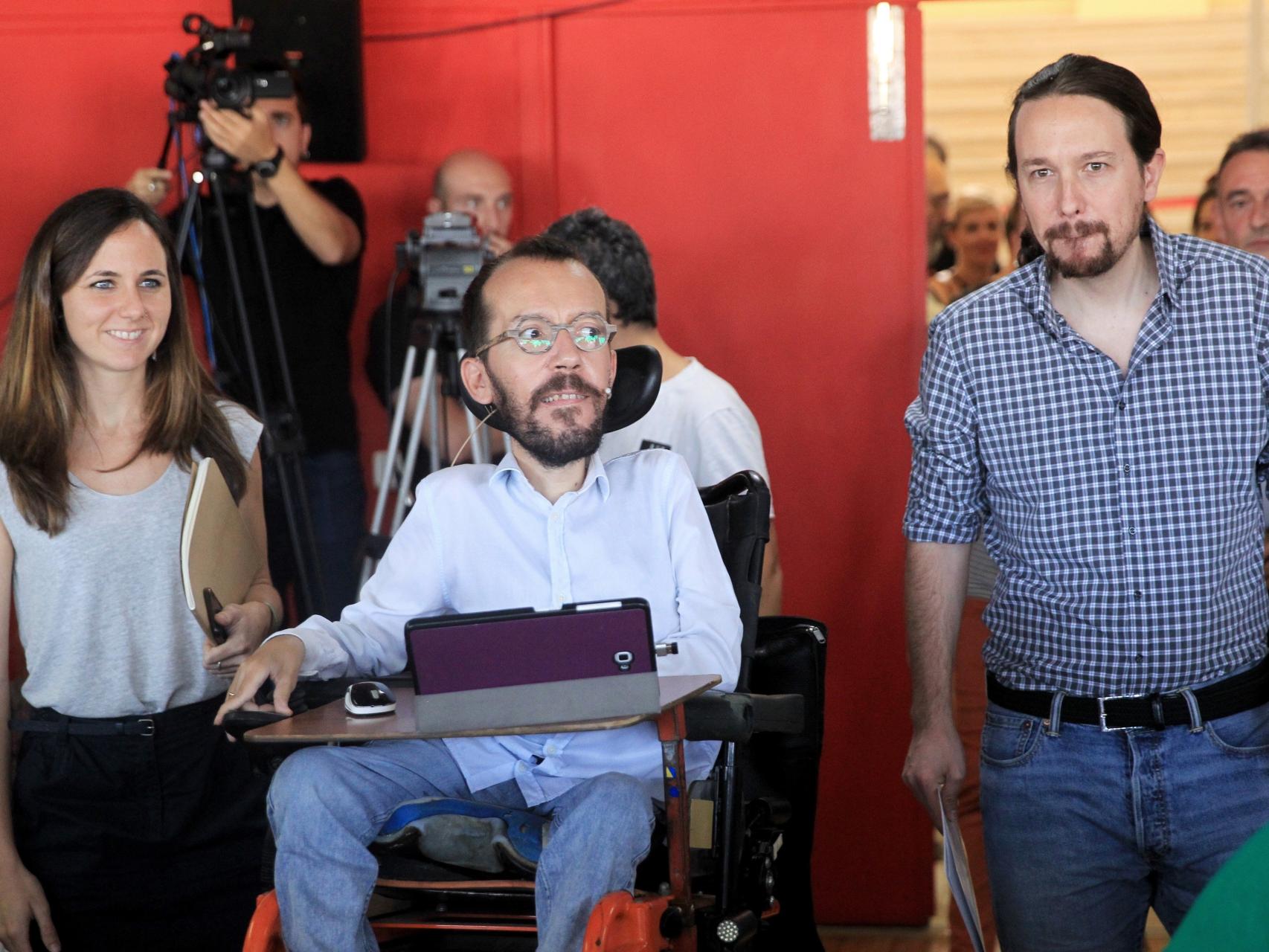 Noelia Vera, Pablo Echenique y Pablo Iglesias, este lunes en la presentación de su documento de Presupuestos.