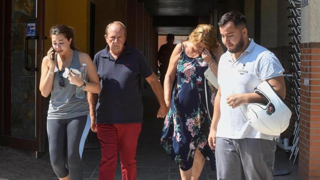 La familia de la fallecida en Maracena llora su pérdida.