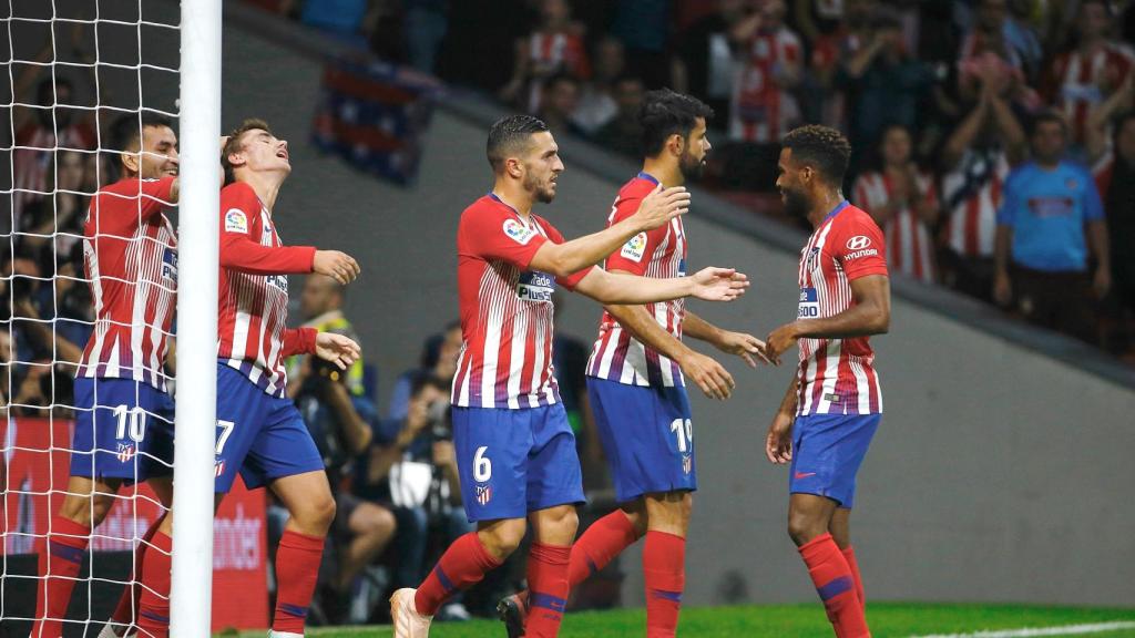 Los jugadores del Atlético de Madrid durante un partido esta temporada