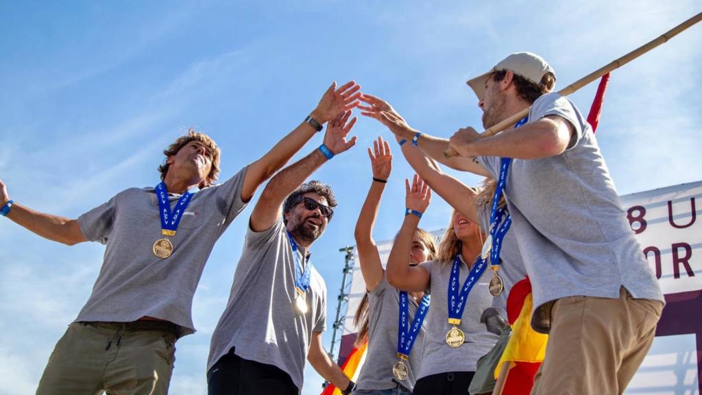 Los integrantes españoles tras ganar la medalla de oro