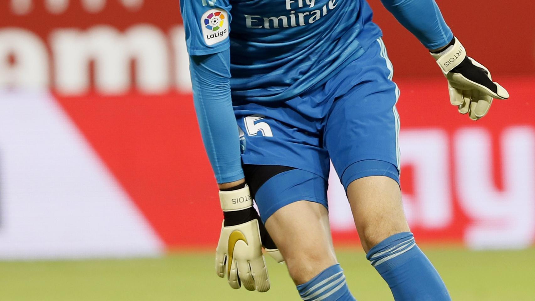 Courtois en el partido del Real Madrid ante el Sevilla