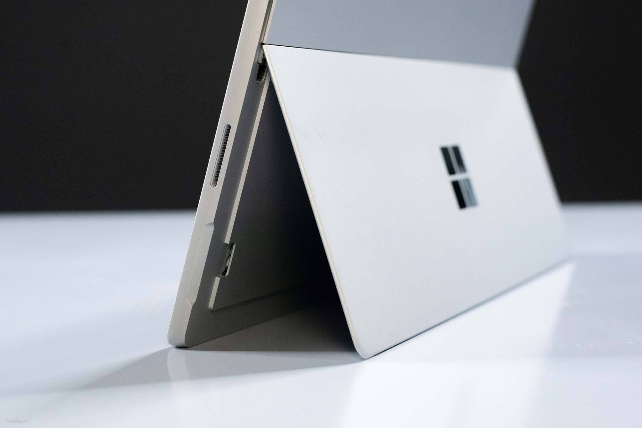 microsoft surface pro 6 2018 imagenes filtradas trasera enfocada