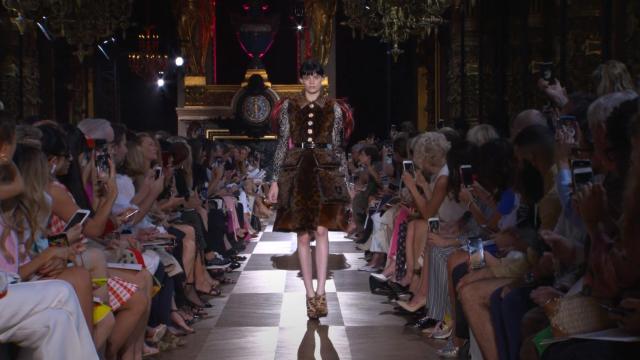 Desfile de Schiaparelli y Chaumet en París.