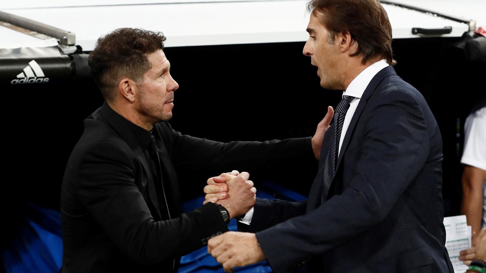 Julen Lopetegui saluda a Simeone en el Santiago Bernabéu