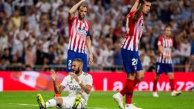 El Atlético reclama una acción durante el derbi