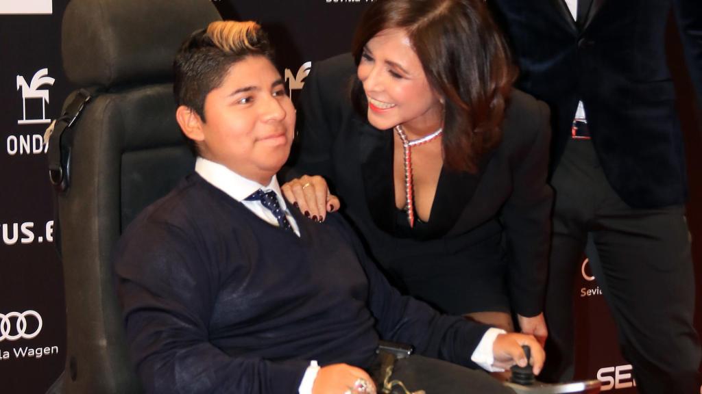 Isabel Gemio con su hijo en un evento de este año.