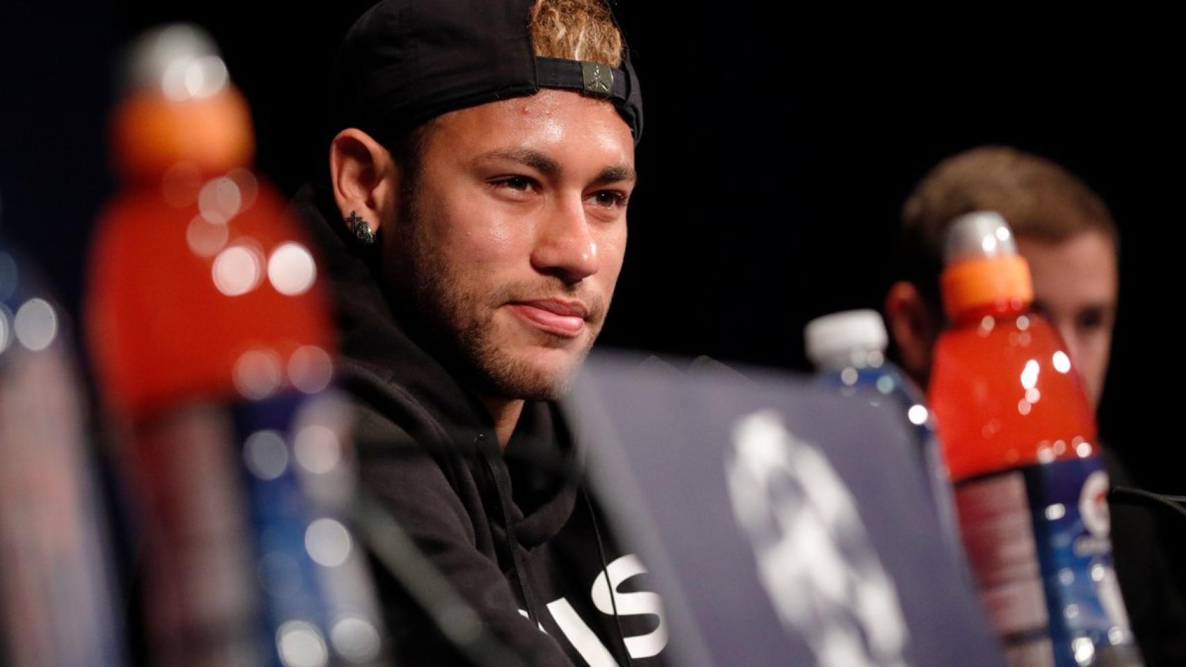Neymar, en rueda de prensa. Foto: psg.fr