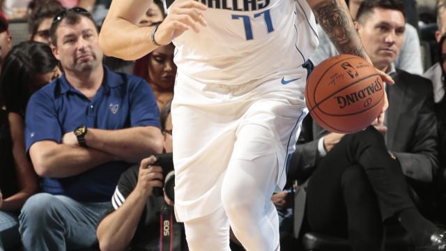 Luka Doncic en pretemporada con Dallas Mavericks. Foto: mavs.com