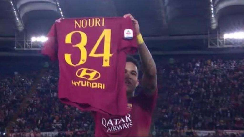 Justin Kluivert dedica su gol en Champions a Nouri