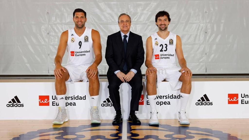 Florentino Pérez con los capitanes.jpg