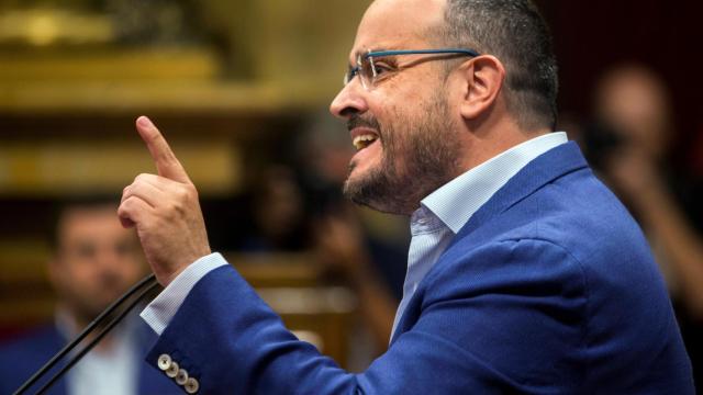 El diputado del PPC Alejandro Fernández participa en el Parlament.