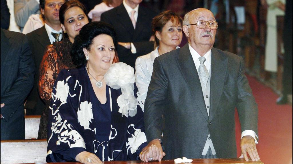 Montserrat Caballé y Bernabé Martí, de la mano.