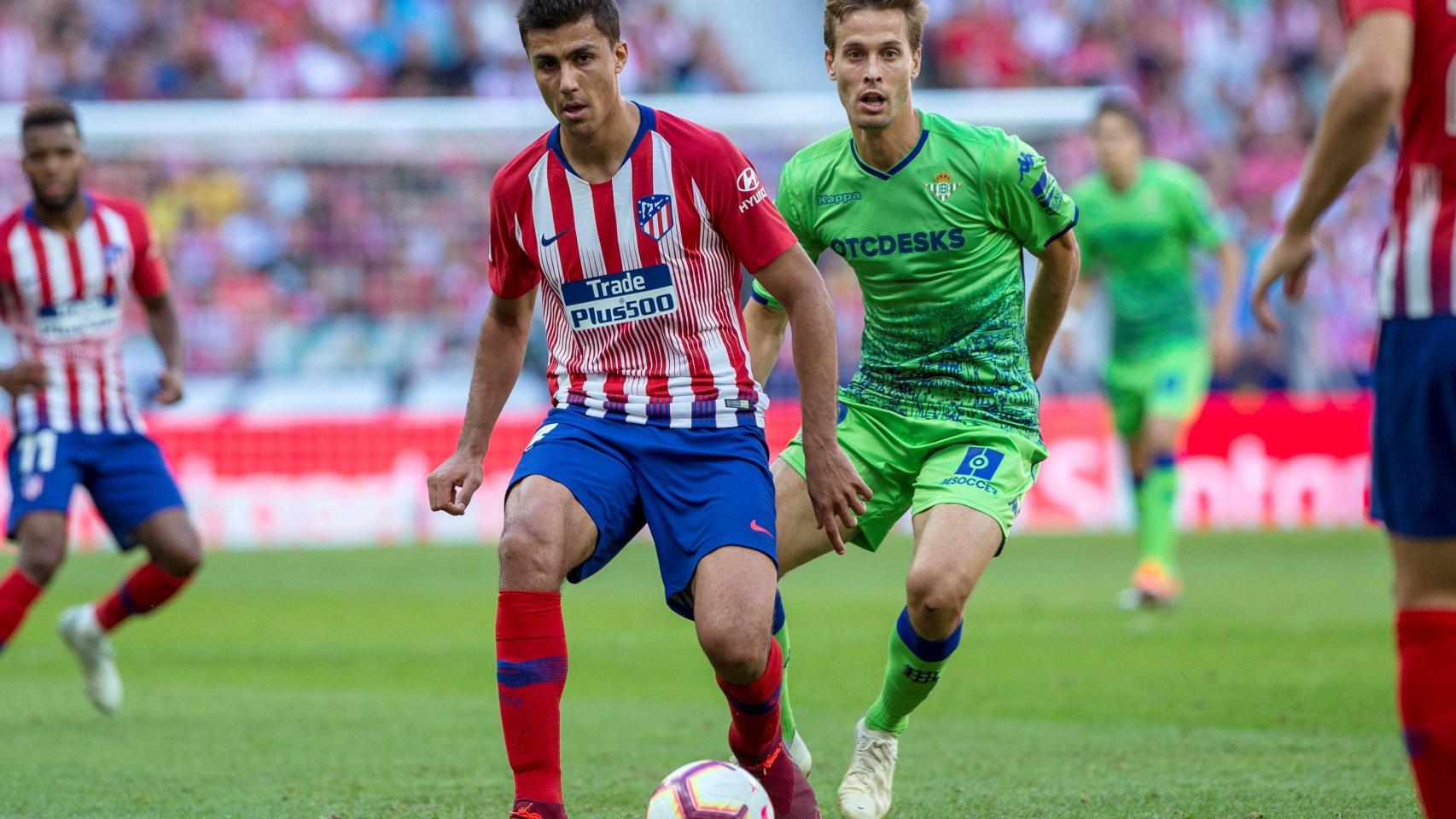 Rodrigo Hernández, del Atlético de Madrid, durante el partido ante el Betis