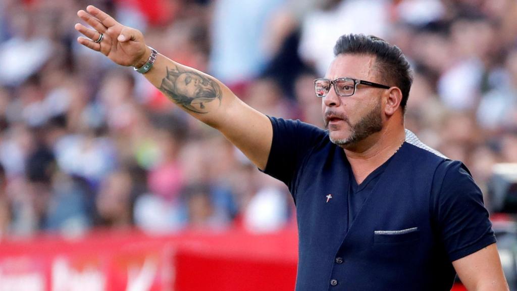 Antonio Mohamed en el duelo frente al Sevilla