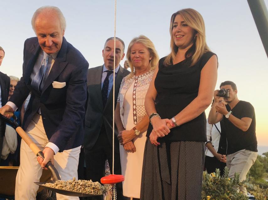 Ricardo, el viudo, junto a Susana Díaz.